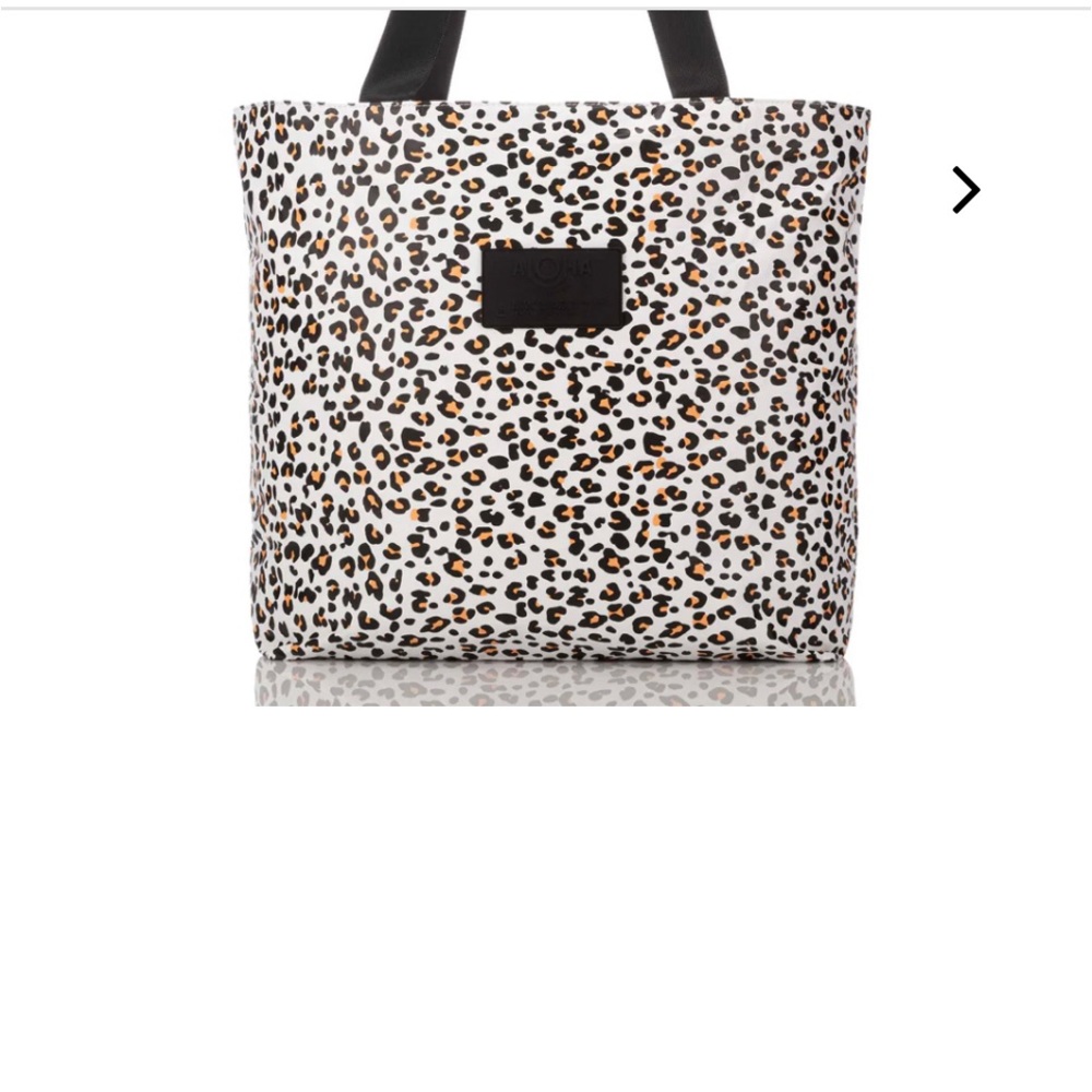 NWT Aloha Collection Day Tripper in Leopard Cub